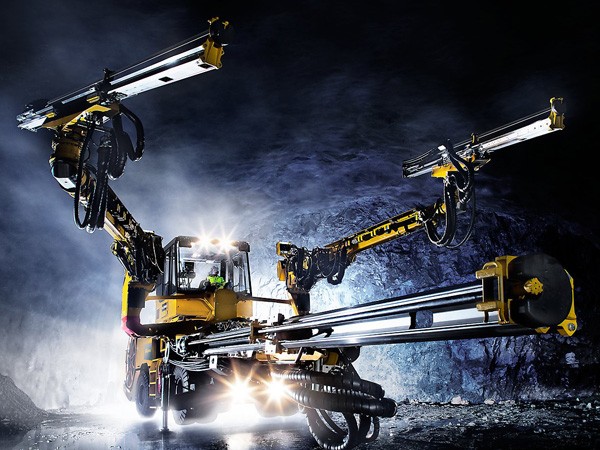 阿特拉斯281掘進(jìn)臺(tái)車液壓維修